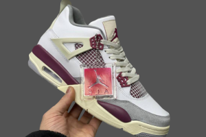 NikeNike Air Jordan 4