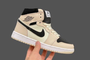 NikeЗимние кроссовки Nike Air Jordan 1 High 