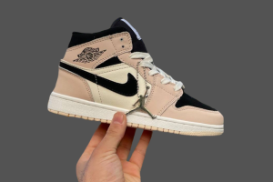 NikeNike Air Jordan 1 High