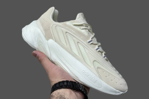 AdidasAdidas Ozelia