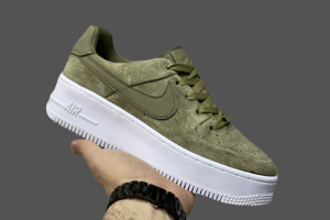 NikeNike Air Force 1 Sage Low