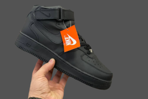 NikeЗимние кроссовки Nike Air Force 1 Mid