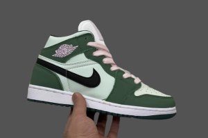 NikeNike Air Jordan 1 High